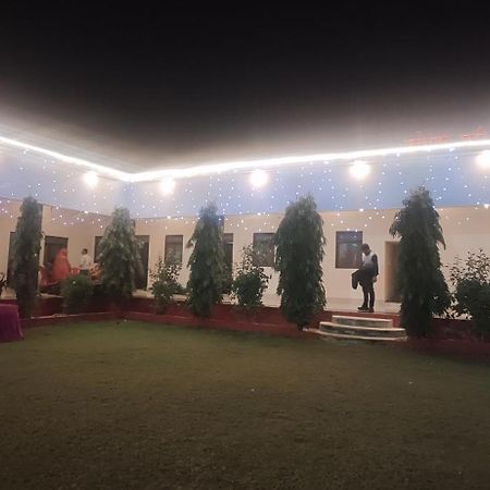 Prem Garden & Resort マトゥラー エクステリア 写真